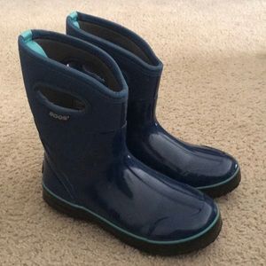 Blue bogs. Worn once. Great for rainy days!